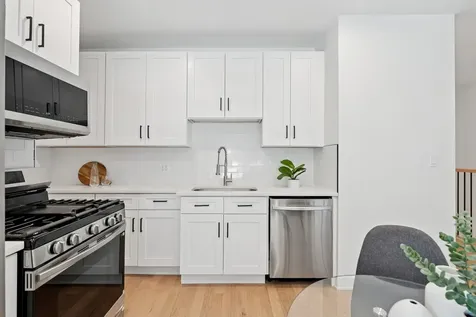 6753 North Hermitage Avenue Chicago IL 60626