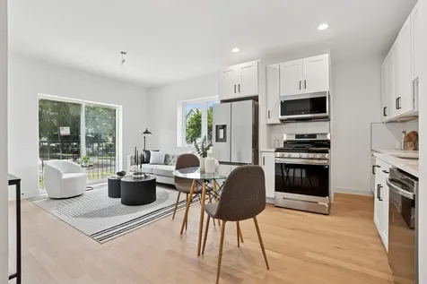 6753 North Hermitage Avenue Chicago IL 60626