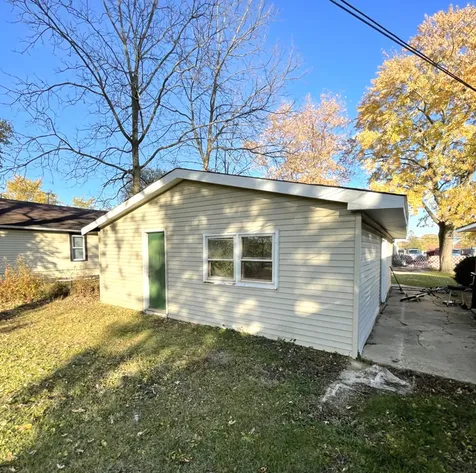 1828-1826 Horeb Avenue Zion IL 60099