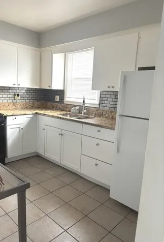 1247 Victoria Avenue North Chicago IL 60064