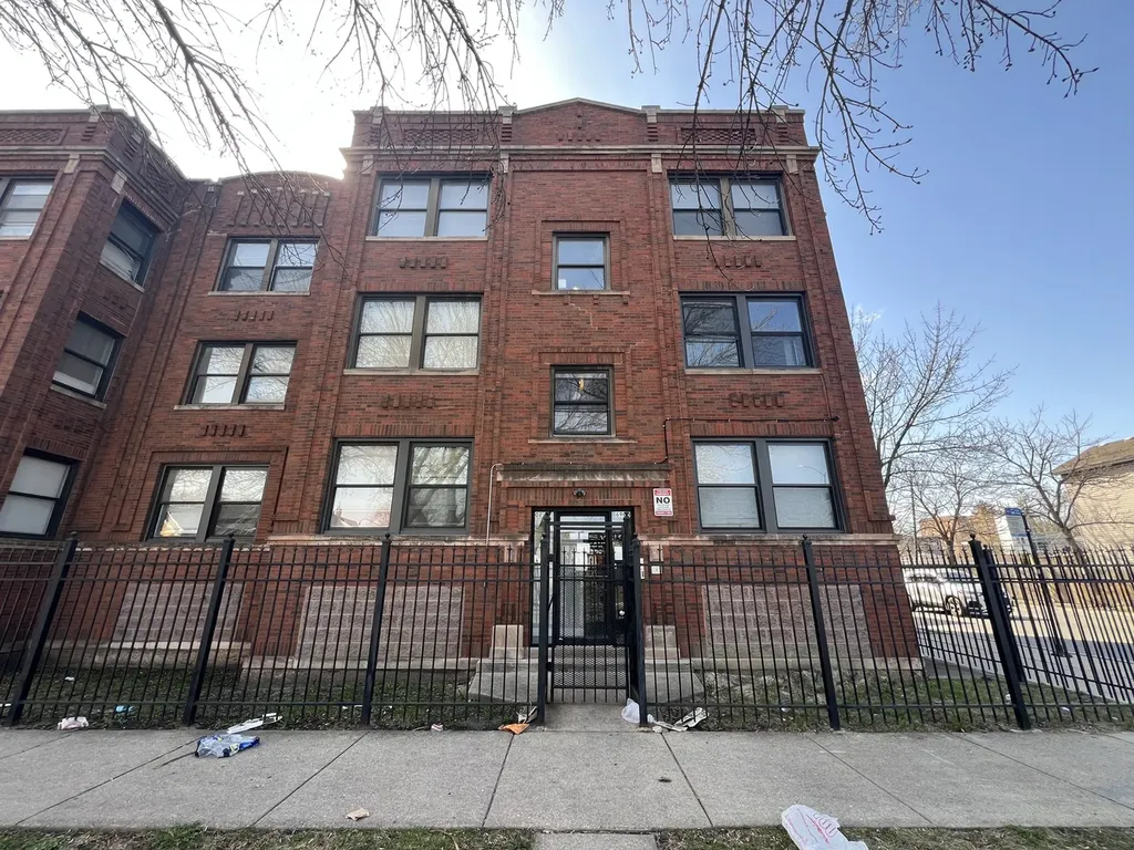 6908 South Michigan Avenue Chicago IL 60637