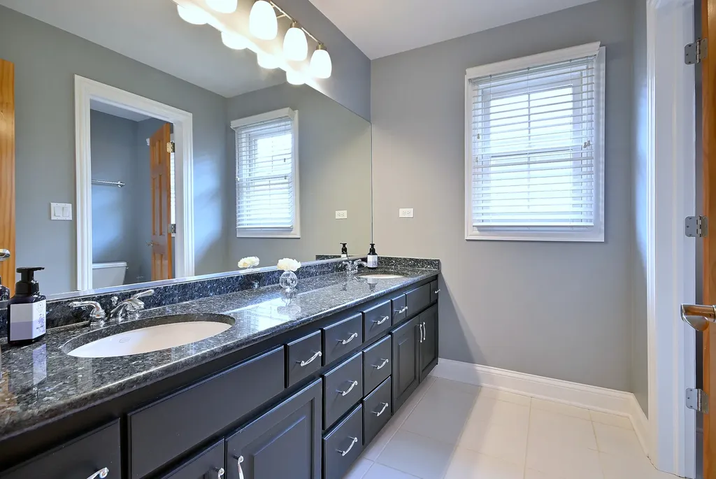 281 East Vallette Street Elmhurst IL 60126