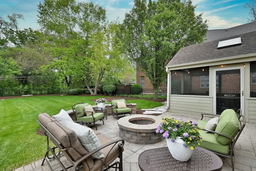 281 East Vallette Street Elmhurst IL 60126