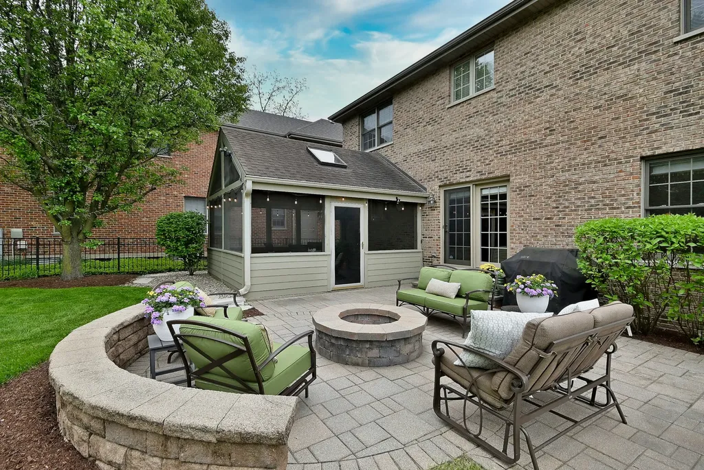 281 East Vallette Street Elmhurst IL 60126