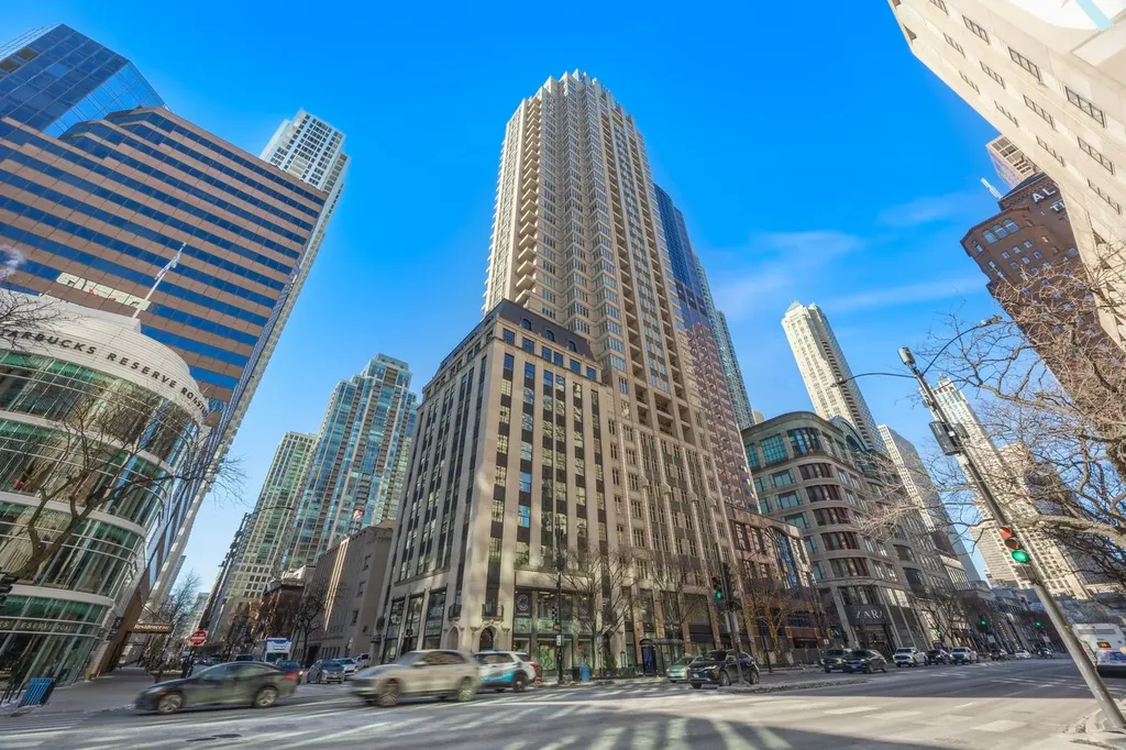 118 East Erie Street Chicago IL 60611