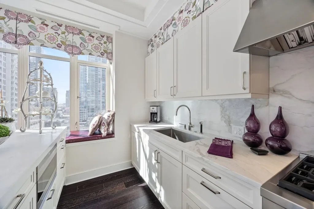 118 East Erie Street Chicago IL 60611