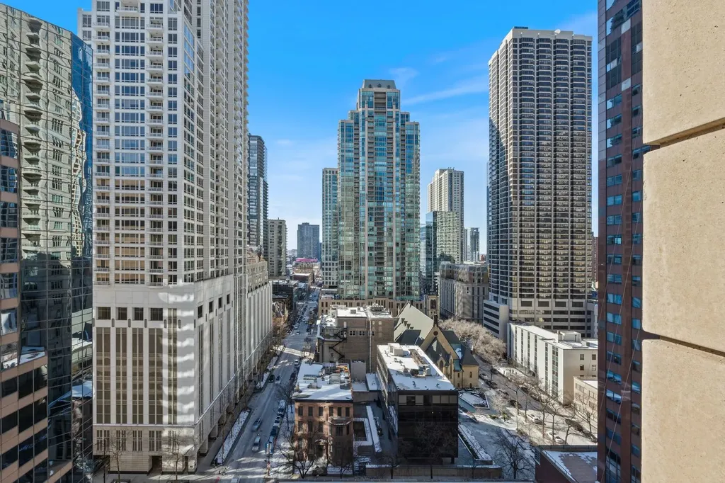 118 East Erie Street Chicago IL 60611