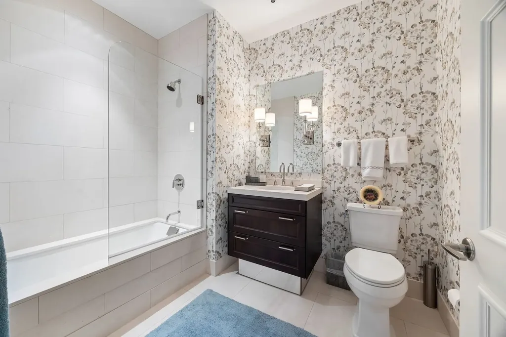 118 East Erie Street Chicago IL 60611