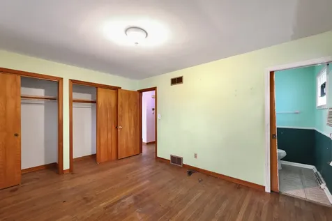 18446 Glen Oak Avenue Lansing IL 60438
