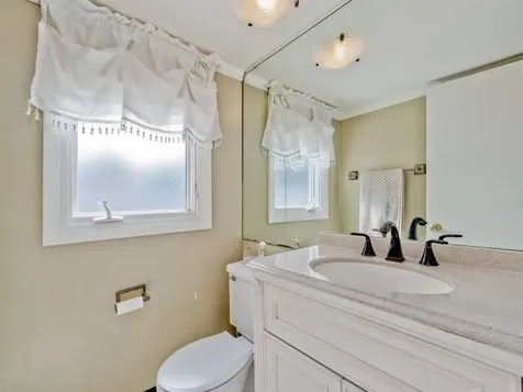 1121 North Greenfield Lane Mount Prospect IL 60056