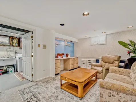 1121 North Greenfield Lane Mount Prospect IL 60056