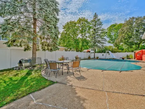 1121 North Greenfield Lane Mount Prospect IL 60056