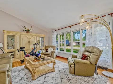 1121 North Greenfield Lane Mount Prospect IL 60056