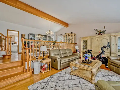 1121 North Greenfield Lane Mount Prospect IL 60056