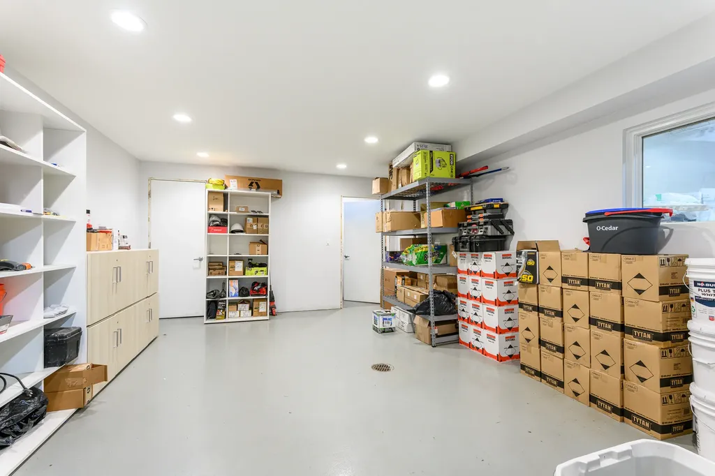 242 North Western Avenue Chicago IL 60612