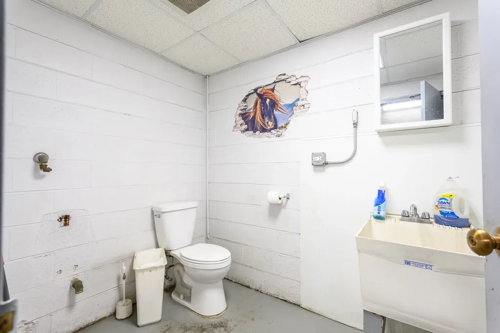 242 North Western Avenue Chicago IL 60612