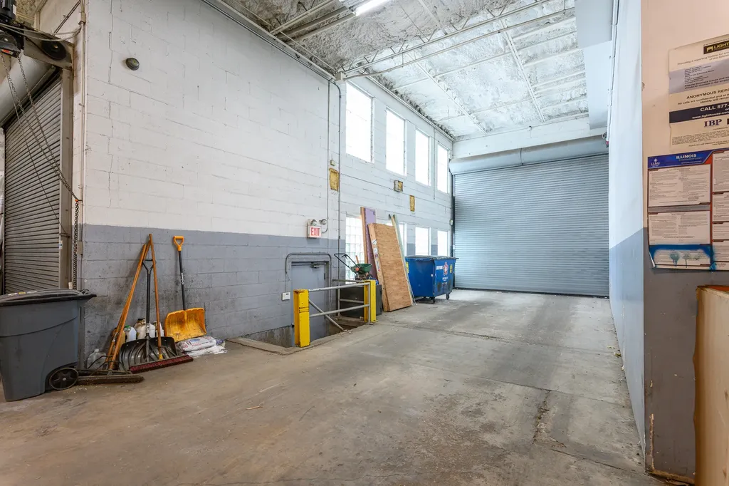 242 North Western Avenue Chicago IL 60612