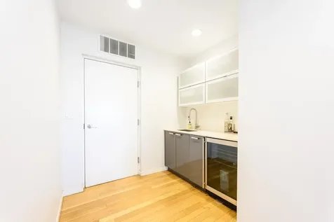 242 North Western Avenue Chicago IL 60612