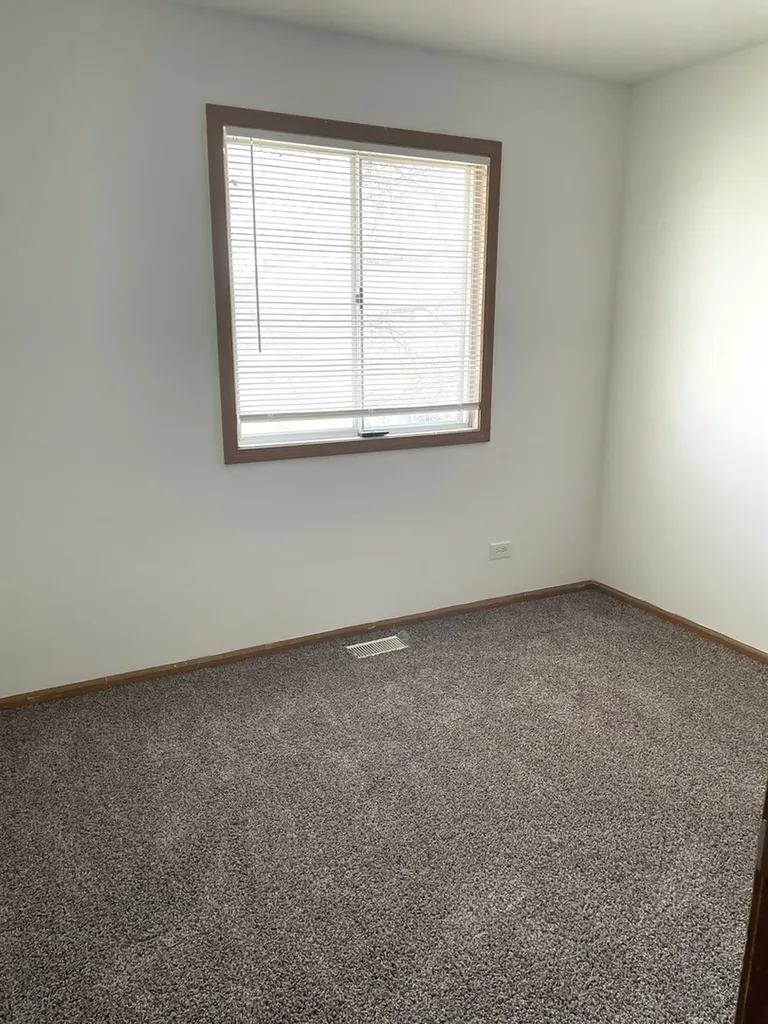 1740 Cumberland Road Aurora IL 60504