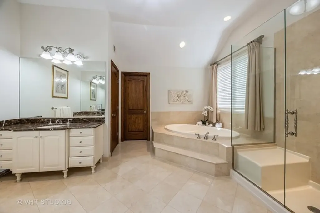 6100 Timber Ridge Court Indian Head Park IL 60525