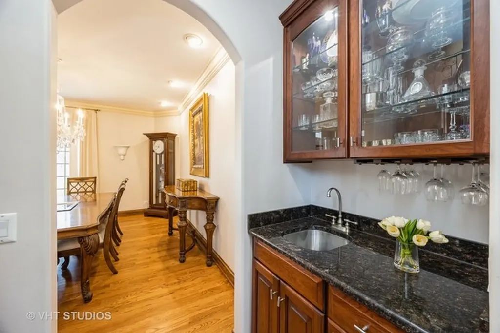 6100 Timber Ridge Court Indian Head Park IL 60525
