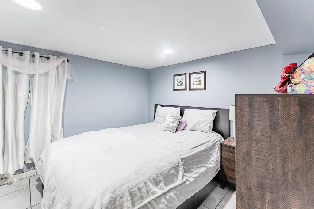 831 North Keystone Avenue Chicago IL 60651