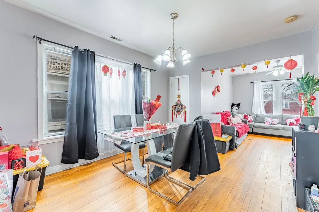 831 North Keystone Avenue Chicago IL 60651