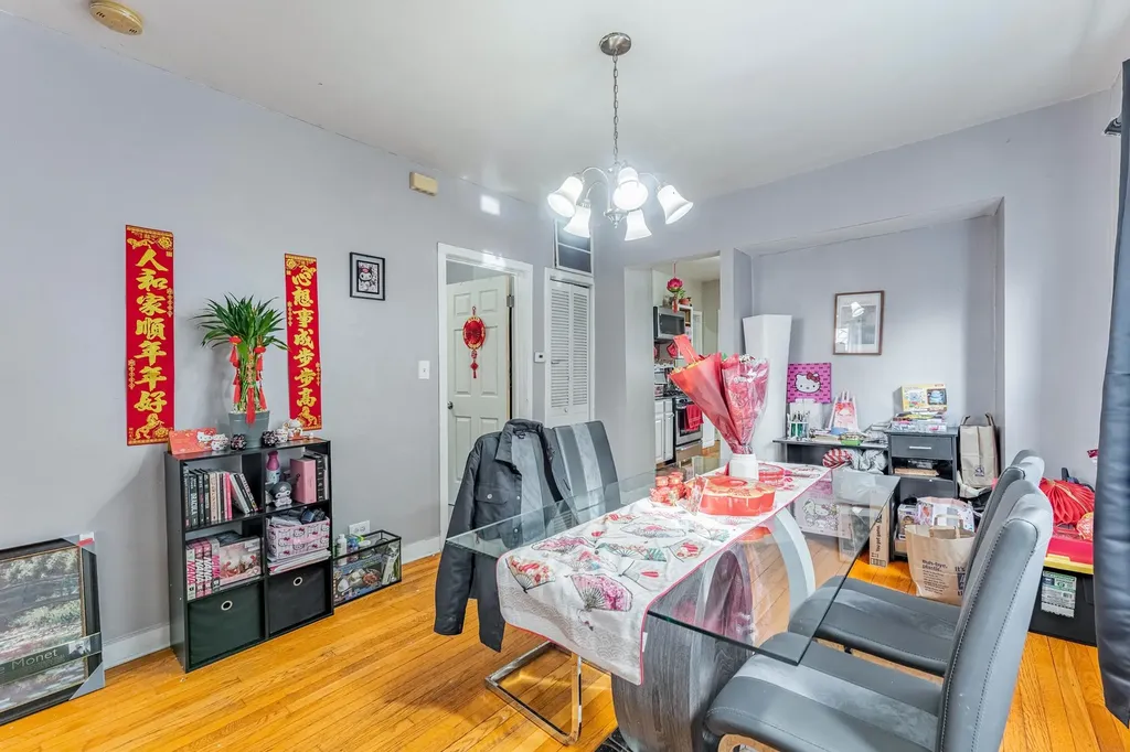 831 North Keystone Avenue Chicago IL 60651