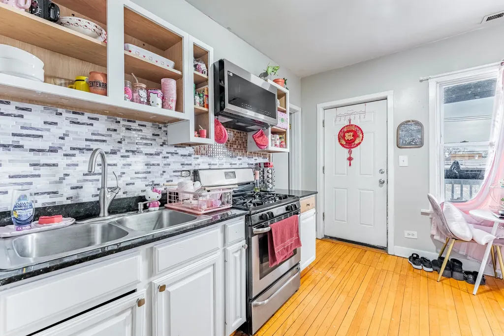 831 North Keystone Avenue Chicago IL 60651