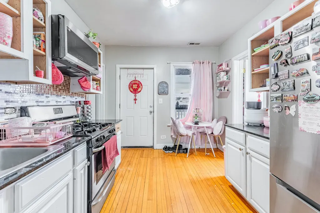 831 North Keystone Avenue Chicago IL 60651