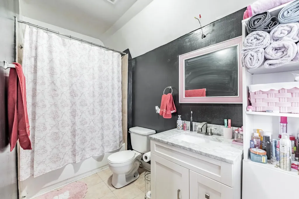 831 North Keystone Avenue Chicago IL 60651