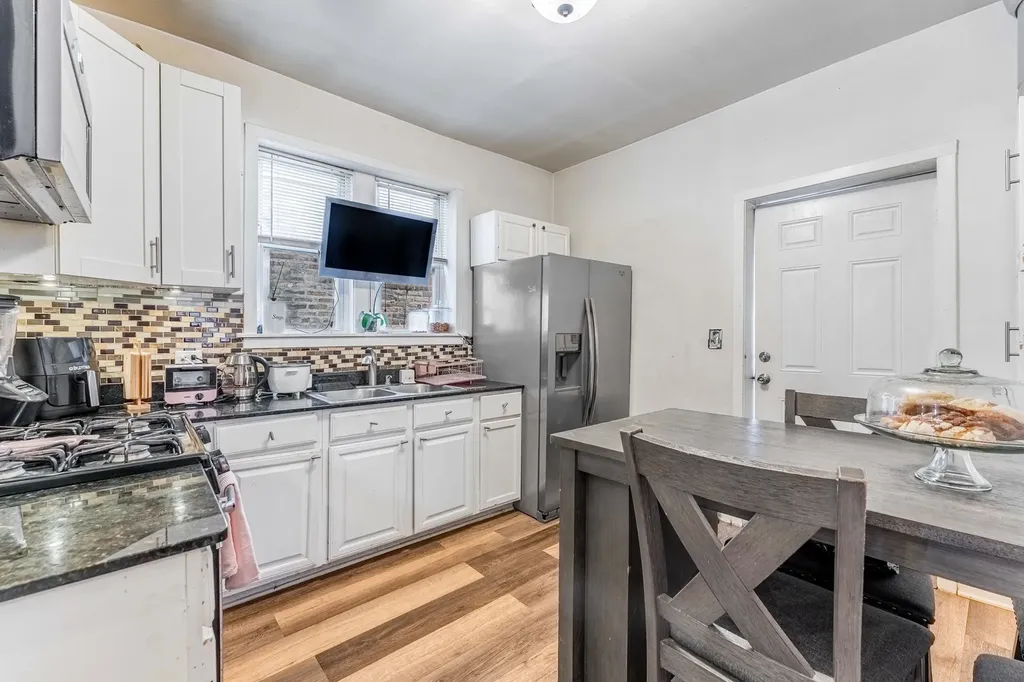 831 North Keystone Avenue Chicago IL 60651