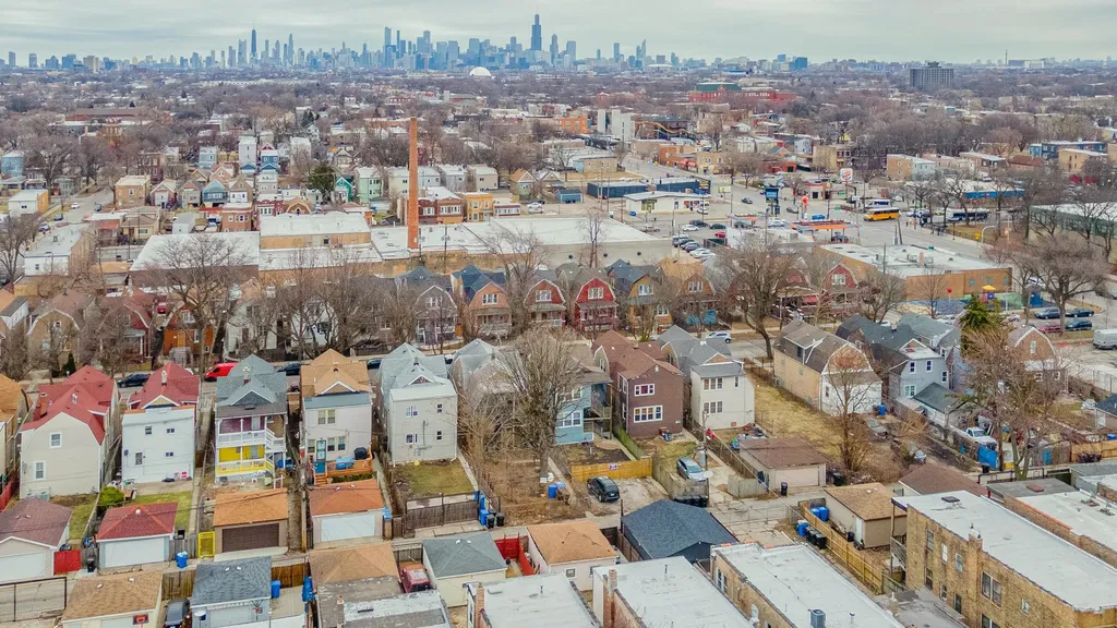 831 North Keystone Avenue Chicago IL 60651