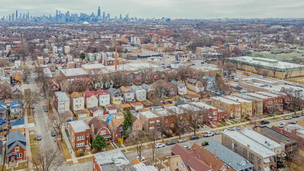 831 North Keystone Avenue Chicago IL 60651