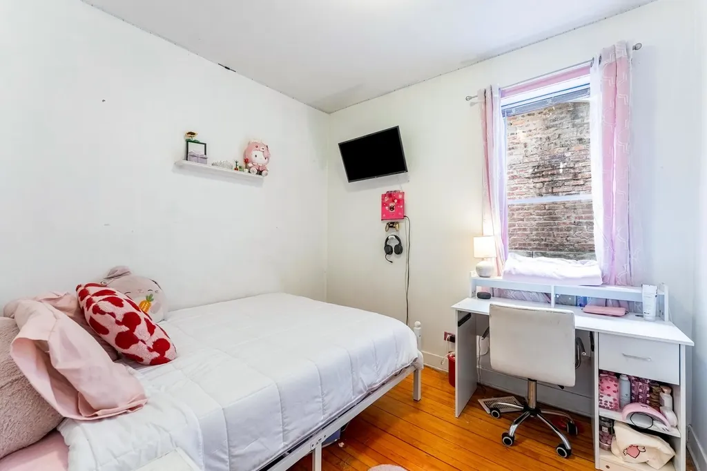 831 North Keystone Avenue Chicago IL 60651