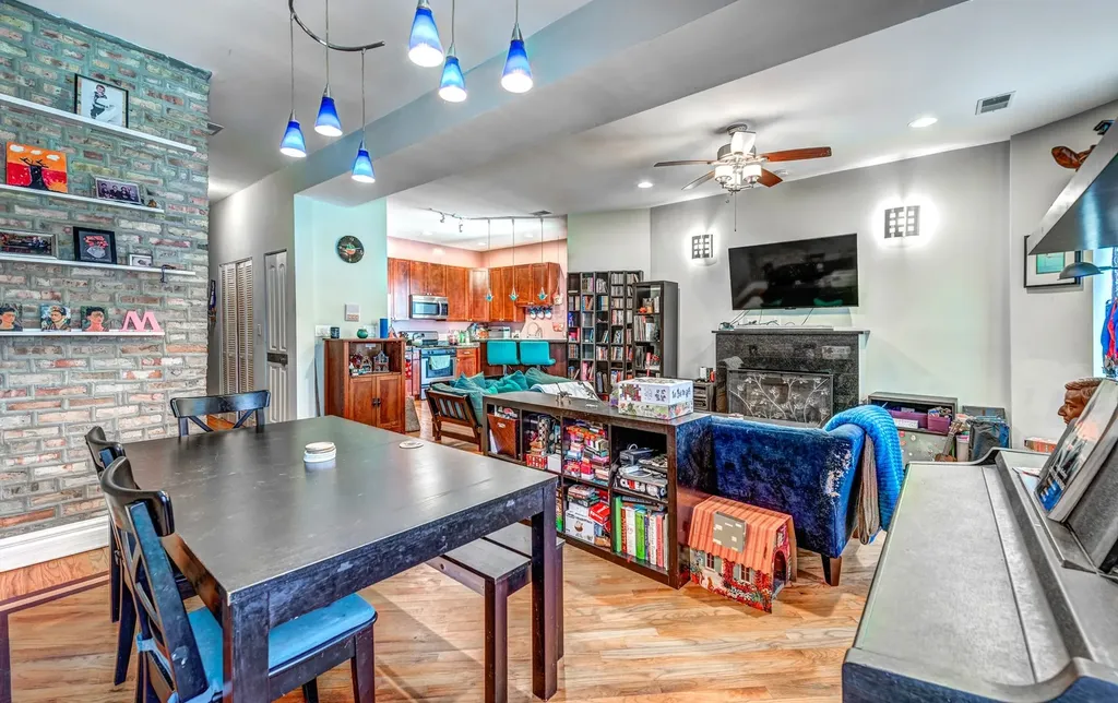 4543 South Prairie Avenue Chicago IL 60653