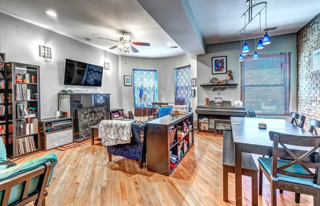 4543 South Prairie Avenue Chicago IL 60653
