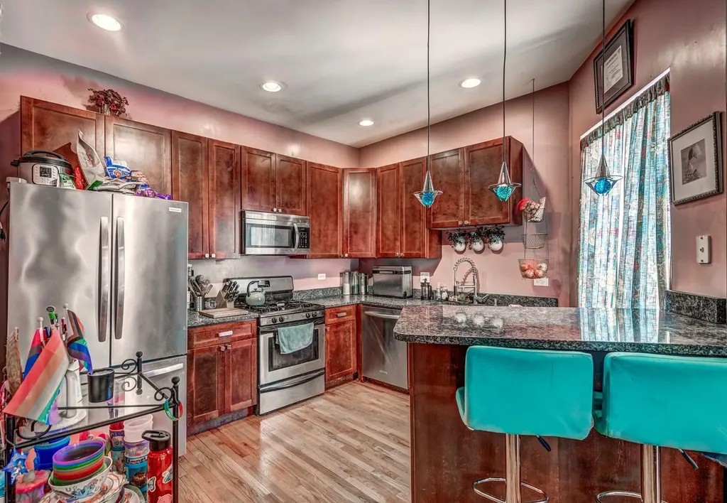 4543 South Prairie Avenue Chicago IL 60653
