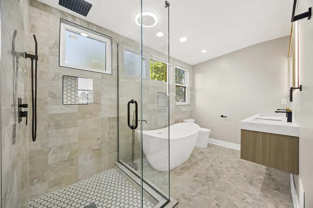 8645 South Bennett Avenue Chicago IL 60617