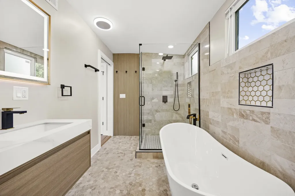 8645 South Bennett Avenue Chicago IL 60617