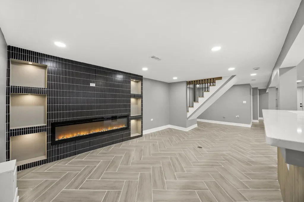 8645 South Bennett Avenue Chicago IL 60617