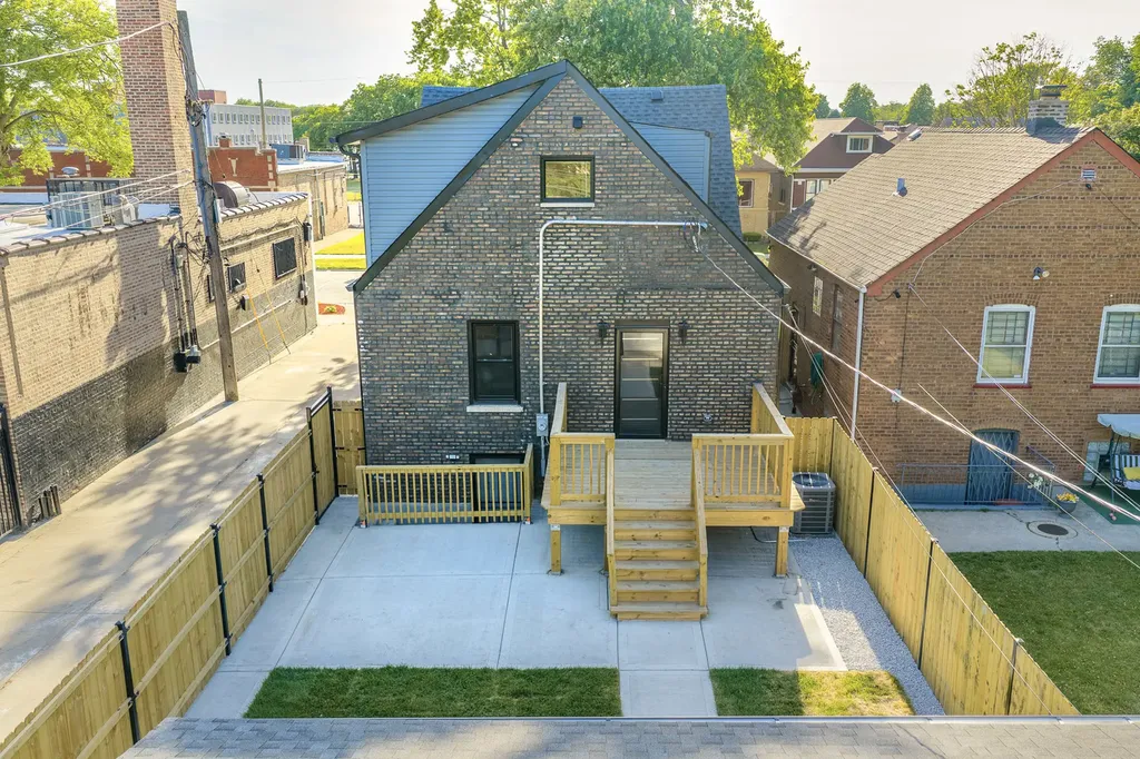 8645 South Bennett Avenue Chicago IL 60617