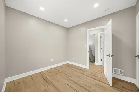 8645 South Bennett Avenue Chicago IL 60617