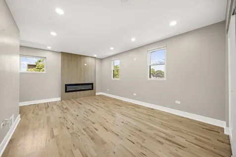 8645 South Bennett Avenue Chicago IL 60617