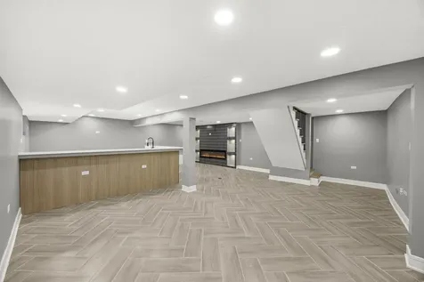 8645 South Bennett Avenue Chicago IL 60617