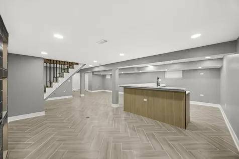 8645 South Bennett Avenue Chicago IL 60617
