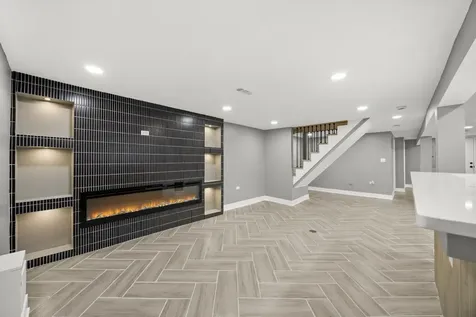 8645 South Bennett Avenue Chicago IL 60617