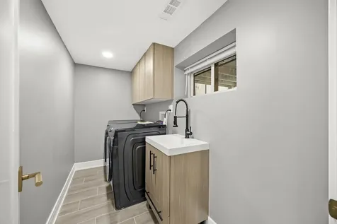 8645 South Bennett Avenue Chicago IL 60617