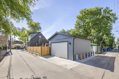 8645 South Bennett Avenue Chicago IL 60617