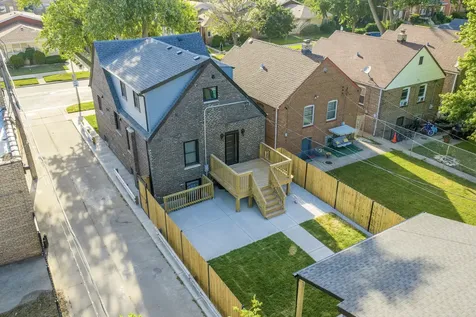8645 South Bennett Avenue Chicago IL 60617